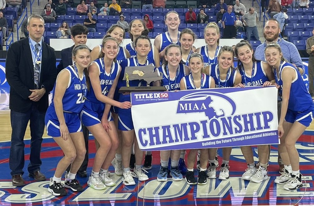 Hopedale Division 5 Girls Basketball champion 2022