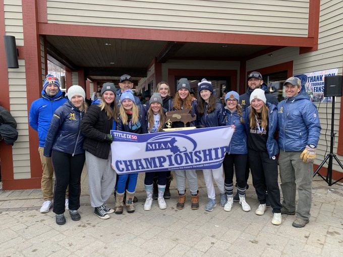 Mohawk Trail Girls Alpine Ski champion 2022