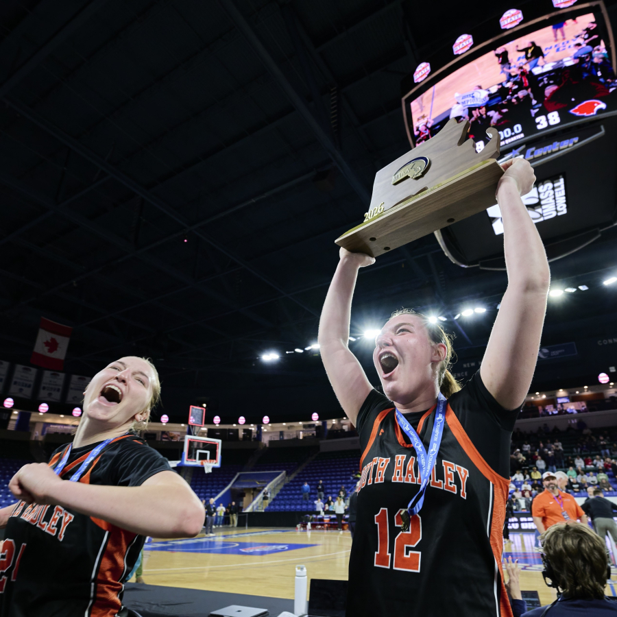 Girls Basketball hero image 2026